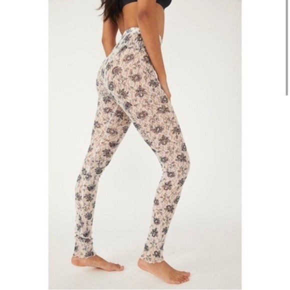 NWT! FP Free People Layered in Lace Leggings Sz Large - Picture 2 of 8
